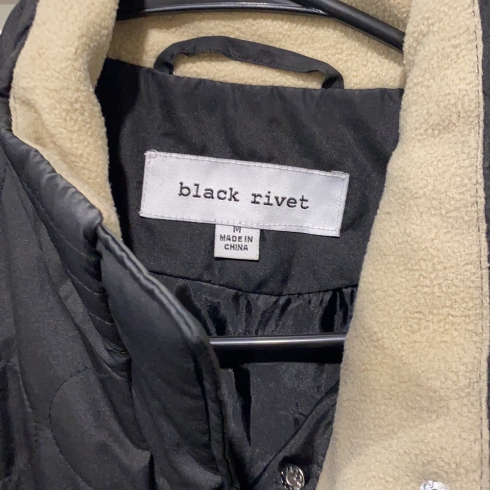Vest - Picture 2 of 4
